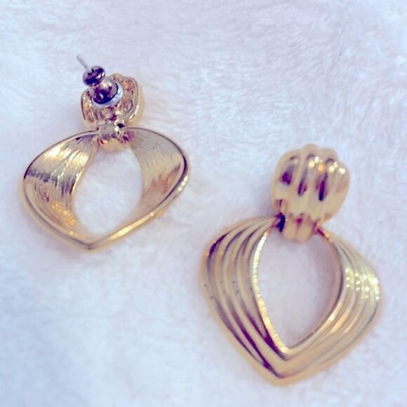 Vintage Y2K Trifari Openwork Dangle Earrings Gold - Picture 6 of 9